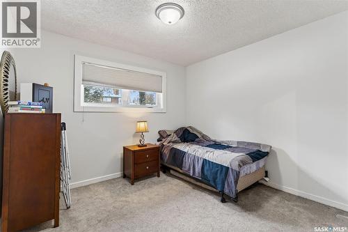 418 Tennant Way, Saskatoon, SK - Indoor Photo Showing Bedroom