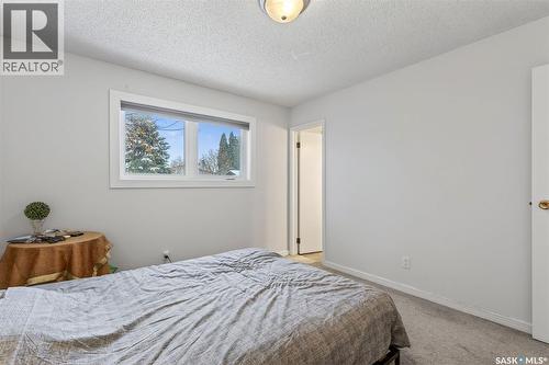 418 Tennant Way, Saskatoon, SK - Indoor Photo Showing Bedroom
