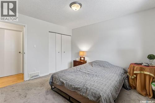 418 Tennant Way, Saskatoon, SK - Indoor Photo Showing Bedroom