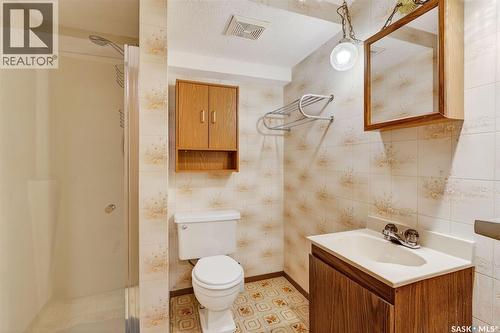 418 Tennant Way, Saskatoon, SK - Indoor Photo Showing Bathroom