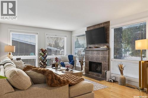 418 Tennant Way, Saskatoon, SK - Indoor Photo Showing Living Room With Fireplace