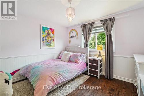 1923 Steepbank Crescent, Mississauga, ON - Indoor Photo Showing Bedroom