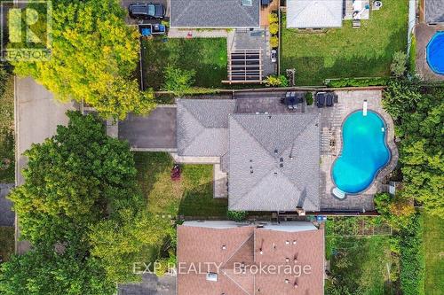1923 Steepbank Crescent, Mississauga, ON - Outdoor With In Ground Pool