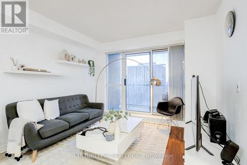 2209 - 5 MICHAEL POWER PLACE  Toronto, ON M9A 0A3