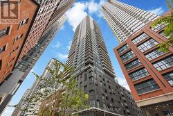 4212 - 115 BLUE JAYS WAY  Toronto, ON M5V 0N4