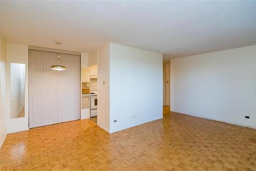 6F-300 Roslyn Rd, Winnipeg, MB 