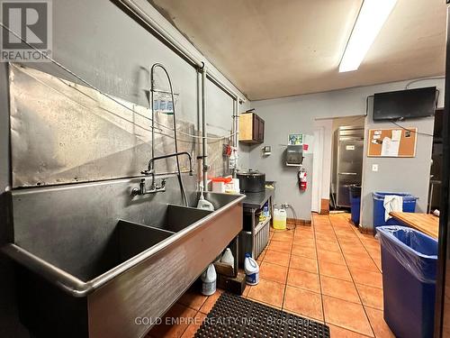 1487 Dundas Street, London East (East N), ON 