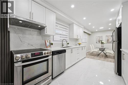 53 Nicklin Crescent, Guelph, ON - Indoor Photo Showing Kitchen With Stainless Steel Kitchen With Upgraded Kitchen