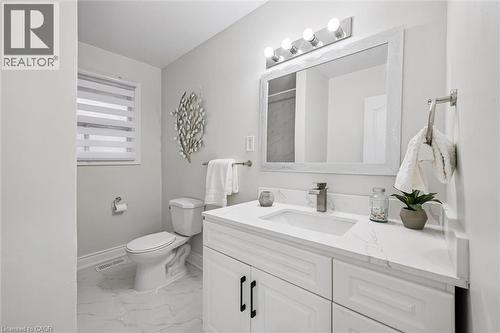 53 Nicklin Crescent, Guelph, ON - Indoor Photo Showing Bathroom