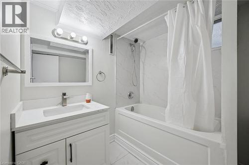 53 Nicklin Crescent, Guelph, ON - Indoor Photo Showing Bathroom