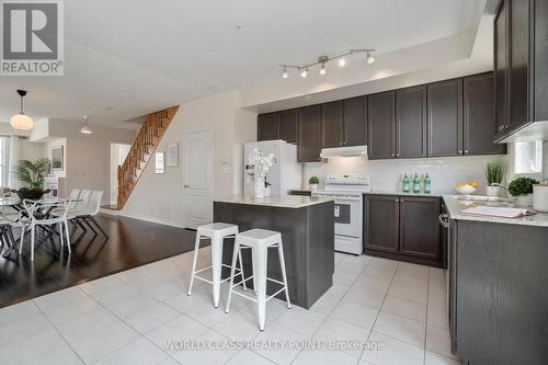 73 Cathedral High Street, Markham, ON - Indoor Photo Showing Kitchen