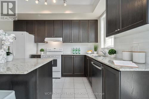 73 Cathedral High Street, Markham, ON - Indoor Photo Showing Kitchen