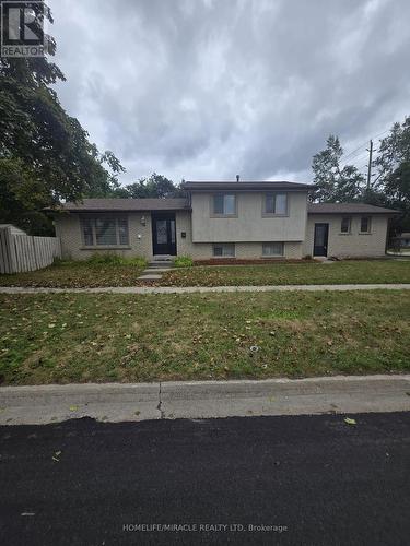 3 SYLVIA STREET  Barrie, ON L4M 5J3