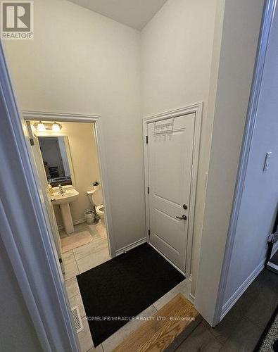 296 Okanagan Path, Oshawa, ON - Indoor Photo Showing Other Room