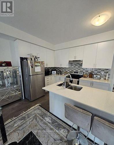 296 Okanagan Path, Oshawa, ON - Indoor Photo Showing Kitchen With Double Sink