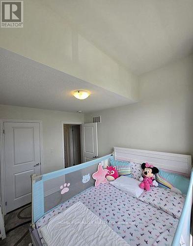 296 Okanagan Path, Oshawa, ON - Indoor Photo Showing Bedroom