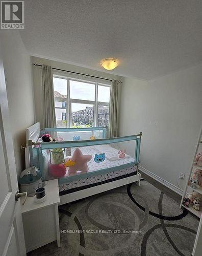 296 Okanagan Path, Oshawa, ON - Indoor Photo Showing Bedroom