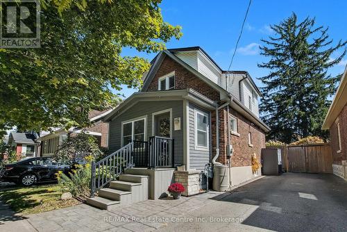 15 STULL AVENUE  Guelph (Exhibition Park), ON N1H 1N2