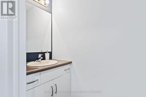 50 - 1220 Riverbend Road, London South (South B), ON - Indoor Photo Showing Bathroom