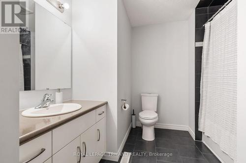 50 - 1220 Riverbend Road, London South (South B), ON - Indoor Photo Showing Bathroom