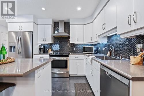 50 - 1220 Riverbend Road, London South (South B), ON - Indoor Photo Showing Kitchen With Upgraded Kitchen