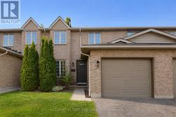17 - 340 AMBLESIDE DRIVE  London North (North A), ON N6G 4Y5