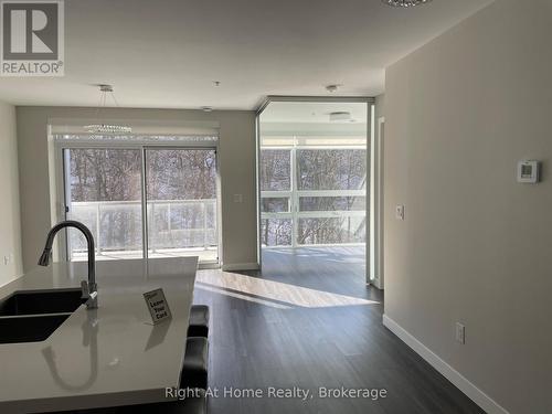 606 - 455 Charlton Avenue E, Hamilton (Stinson), ON - Indoor Photo Showing Kitchen With Double Sink