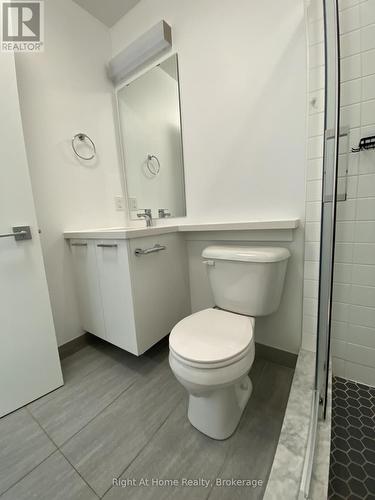 606 - 455 Charlton Avenue E, Hamilton (Stinson), ON - Indoor Photo Showing Bathroom