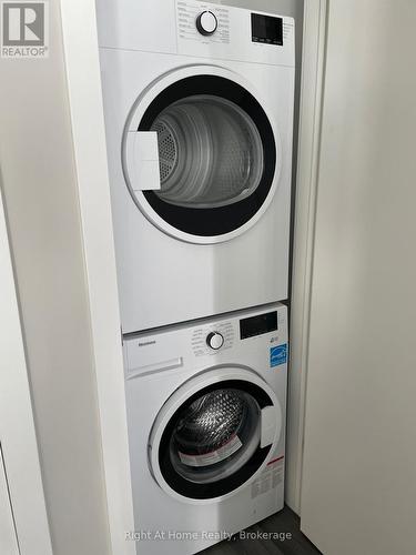 606 - 455 Charlton Avenue E, Hamilton (Stinson), ON - Indoor Photo Showing Laundry Room