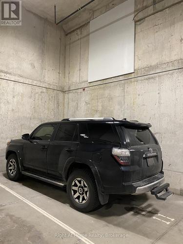 606 - 455 Charlton Avenue E, Hamilton (Stinson), ON - Indoor Photo Showing Garage