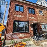 UPPER - 206 BATHURST STREET  Toronto, ON M5T 2R9