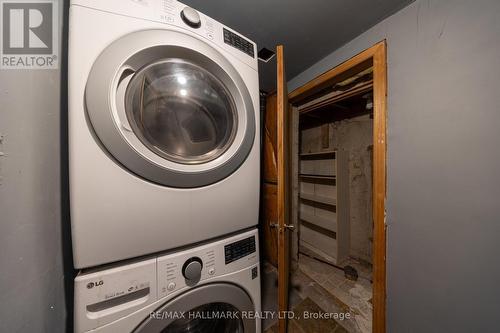 200 Adele Crescent, Oshawa, ON - Indoor Photo Showing Laundry Room