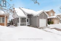 9 JULIA CRESCENT  Orillia, ON L3V 7Y9