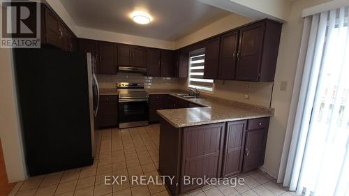 4483 Radisson Crescent, Mississauga, ON - Indoor Photo Showing Kitchen
