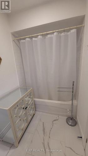 4483 Radisson Crescent, Mississauga, ON - Indoor Photo Showing Bathroom