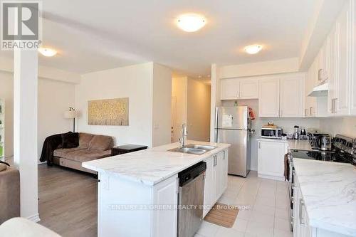 150 Winters Way, Shelburne, ON - Indoor Photo Showing Kitchen With Double Sink