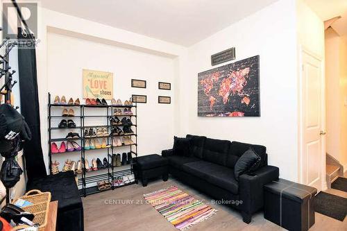 150 Winters Way, Shelburne, ON - Indoor Photo Showing Living Room