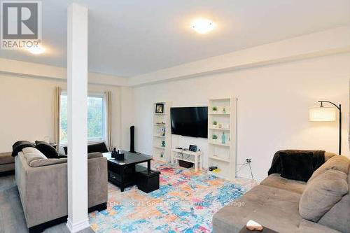 150 Winters Way, Shelburne, ON - Indoor Photo Showing Living Room