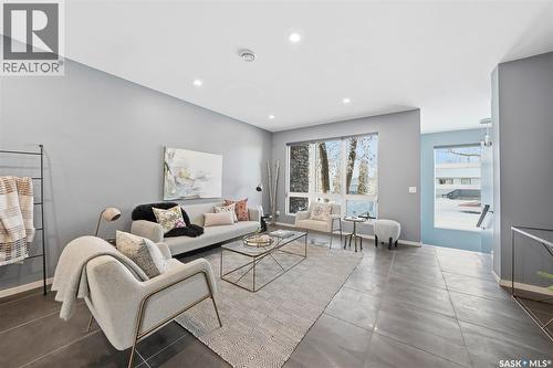 1310 Empress Avenue, Saskatoon, SK - Indoor