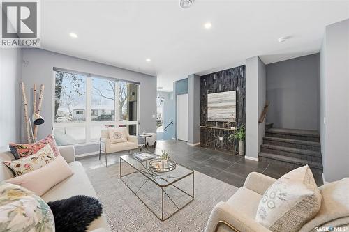 1310 Empress Avenue, Saskatoon, SK - Indoor Photo Showing Living Room