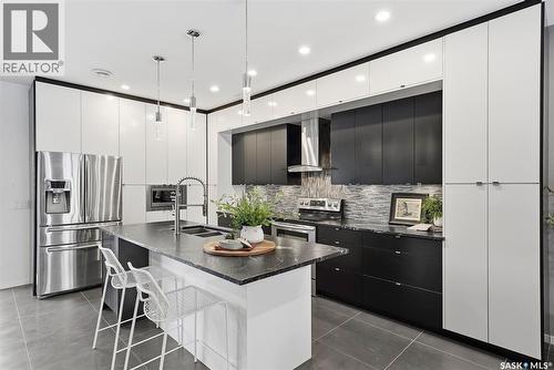 1310 Empress Avenue, Saskatoon, SK - Indoor Photo Showing Kitchen With Double Sink With Upgraded Kitchen
