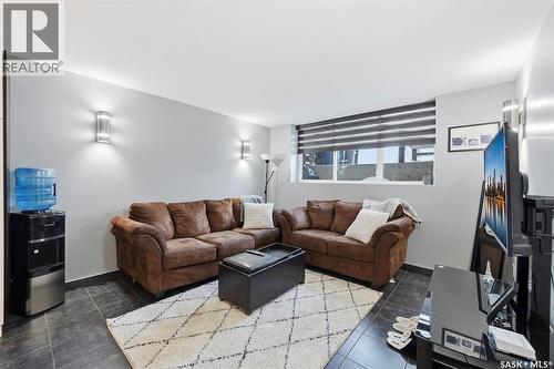 1310 Empress Avenue, Saskatoon, SK - Indoor Photo Showing Living Room