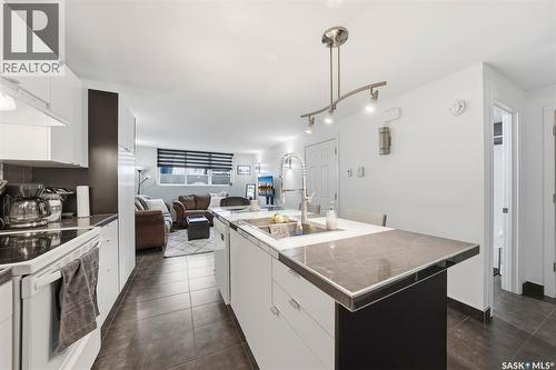 1310 Empress Avenue, Saskatoon, SK - Indoor Photo Showing Kitchen With Upgraded Kitchen