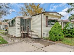 368 REGENT  Essex, ON N8M 2Z2