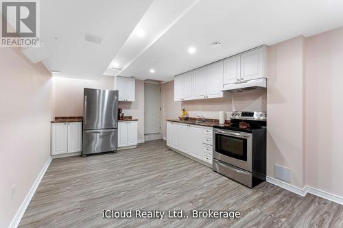 4758 Allegheny Road, Mississauga, ON - Indoor Photo Showing Kitchen With Stainless Steel Kitchen