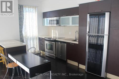 4010 - 386 Yonge Street, Toronto, ON - Indoor Photo Showing Kitchen With Upgraded Kitchen