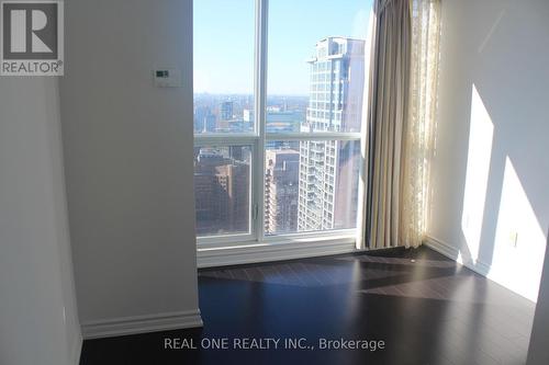 4010 - 386 Yonge Street, Toronto, ON - Indoor Photo Showing Other Room