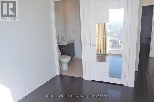 4010 - 386 Yonge Street, Toronto, ON - Indoor