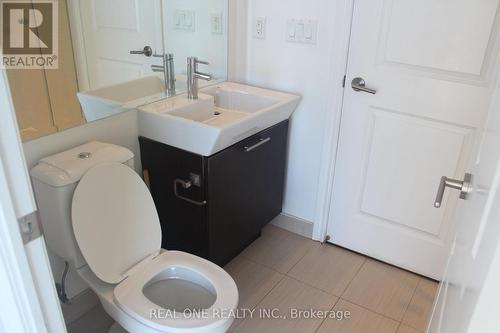 4010 - 386 Yonge Street, Toronto, ON - Indoor Photo Showing Bathroom