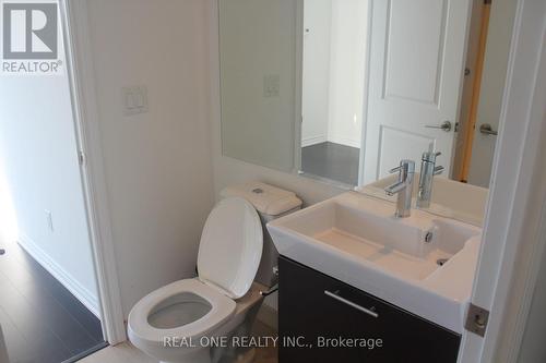4010 - 386 Yonge Street, Toronto, ON - Indoor Photo Showing Bathroom